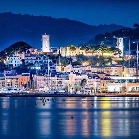 Cannes Old Port, Seafront & Seaview, Yacht Show Port Ngoại thất bức ảnh